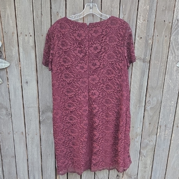 Boden Elegant Lace Dress in Rich Burgundy - Picture 3 of 8